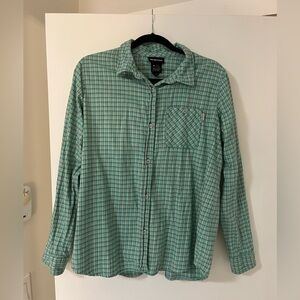 Women’s Burton organic cotton plaid shirt.